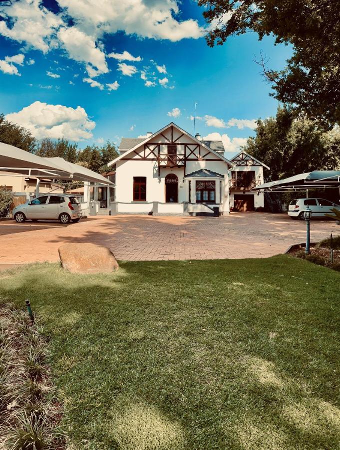 The Oak Potch Guesthouse Potchefstroom Eksteriør bilde